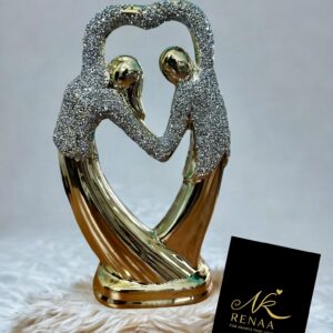 Renaa_golden_couple_statue